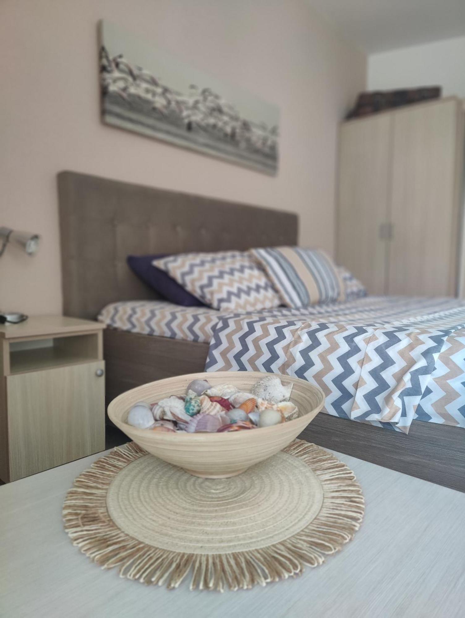 Miro Guesthouse Tivat Exterior foto